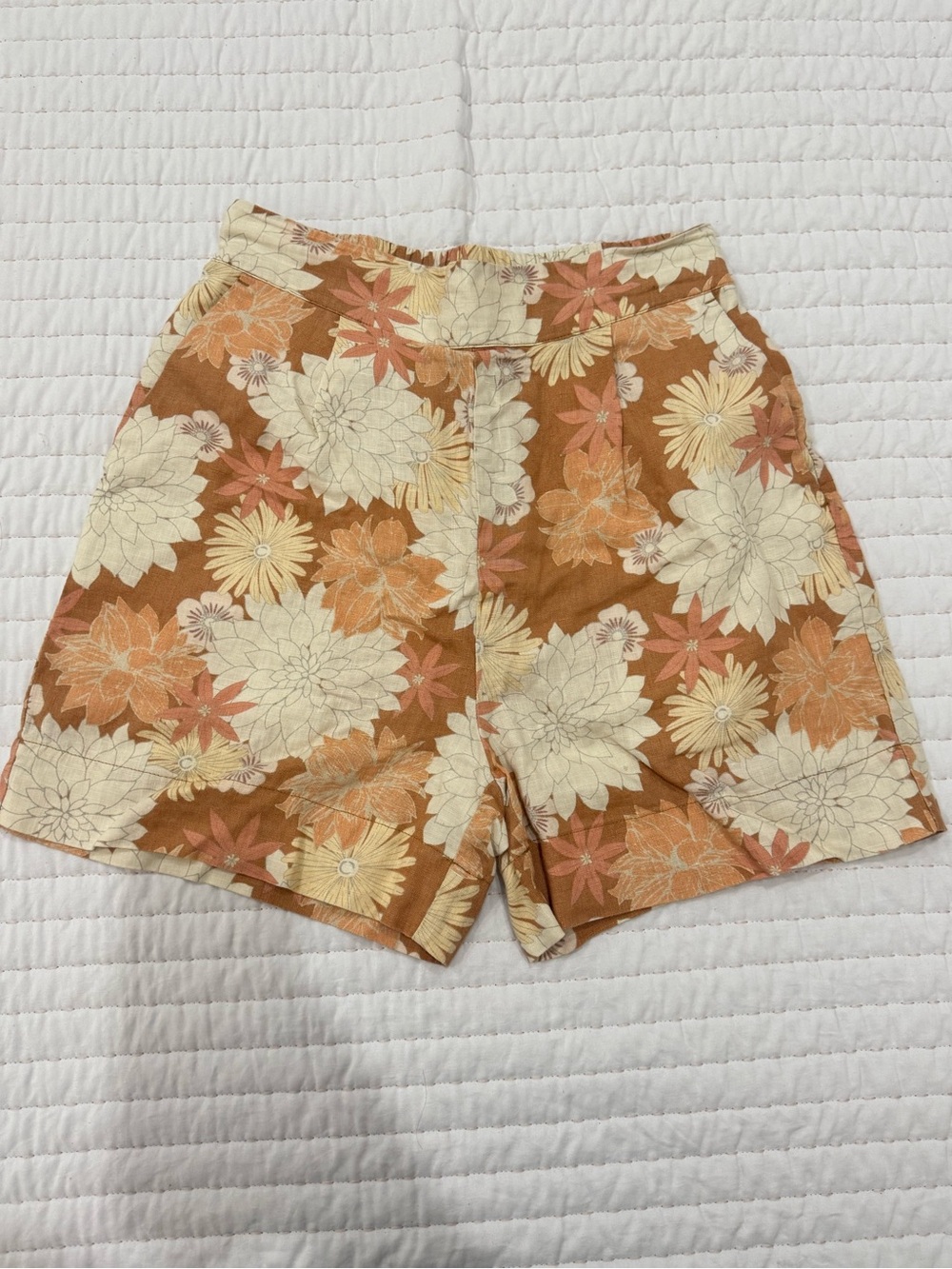Floral High-Waist Women's Shorts in Rust and Cream